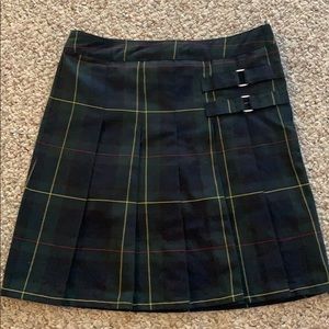 Green plaid two-tab pleated skirt